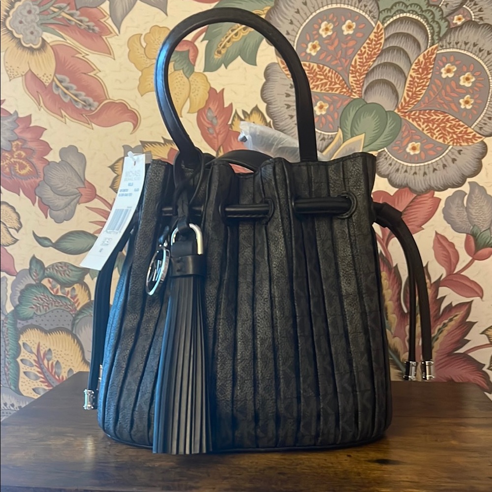 Elegant Black Leather Handbag
